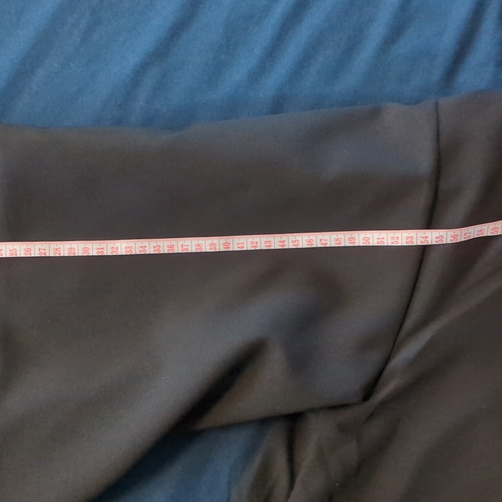 Hufflepuff Robe - Picture 4 of 7